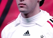 伤病与转型之困：卡卡巅峰早逝之谜