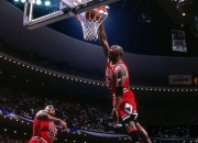 乔丹身价35亿美元：商业帝国与投资传奇铸就体坛首富